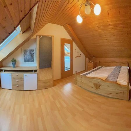 Geraeumiges Maisonette Apartment Тодтмос Екстериор снимка
