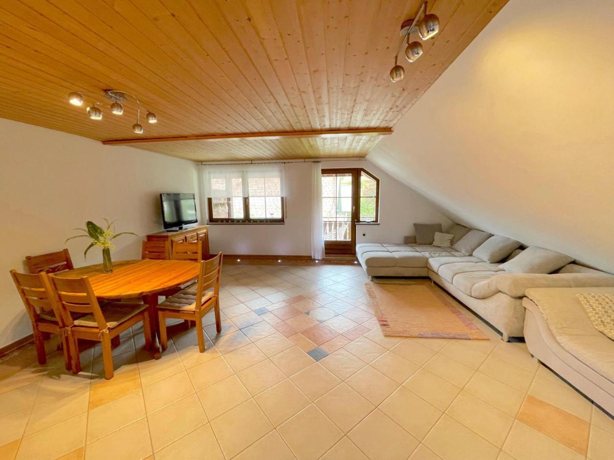 Geraeumiges Maisonette Apartment Тодтмос Екстериор снимка