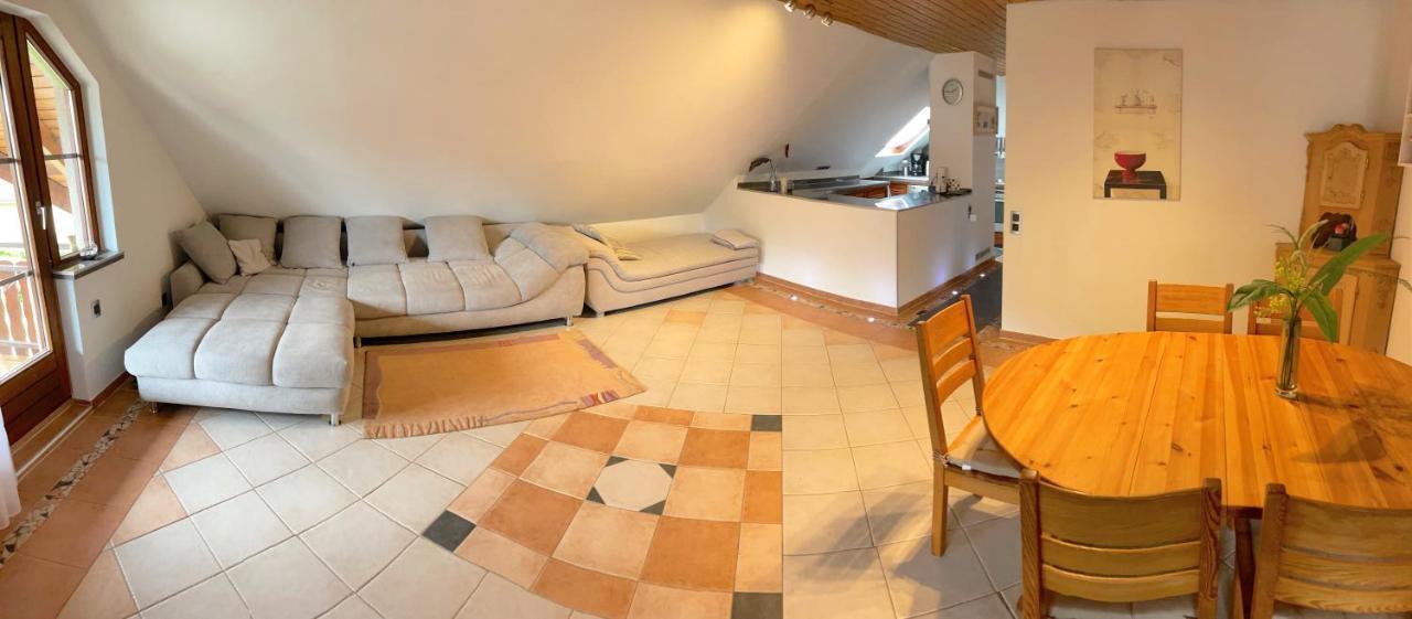 Geraeumiges Maisonette Apartment Тодтмос Екстериор снимка