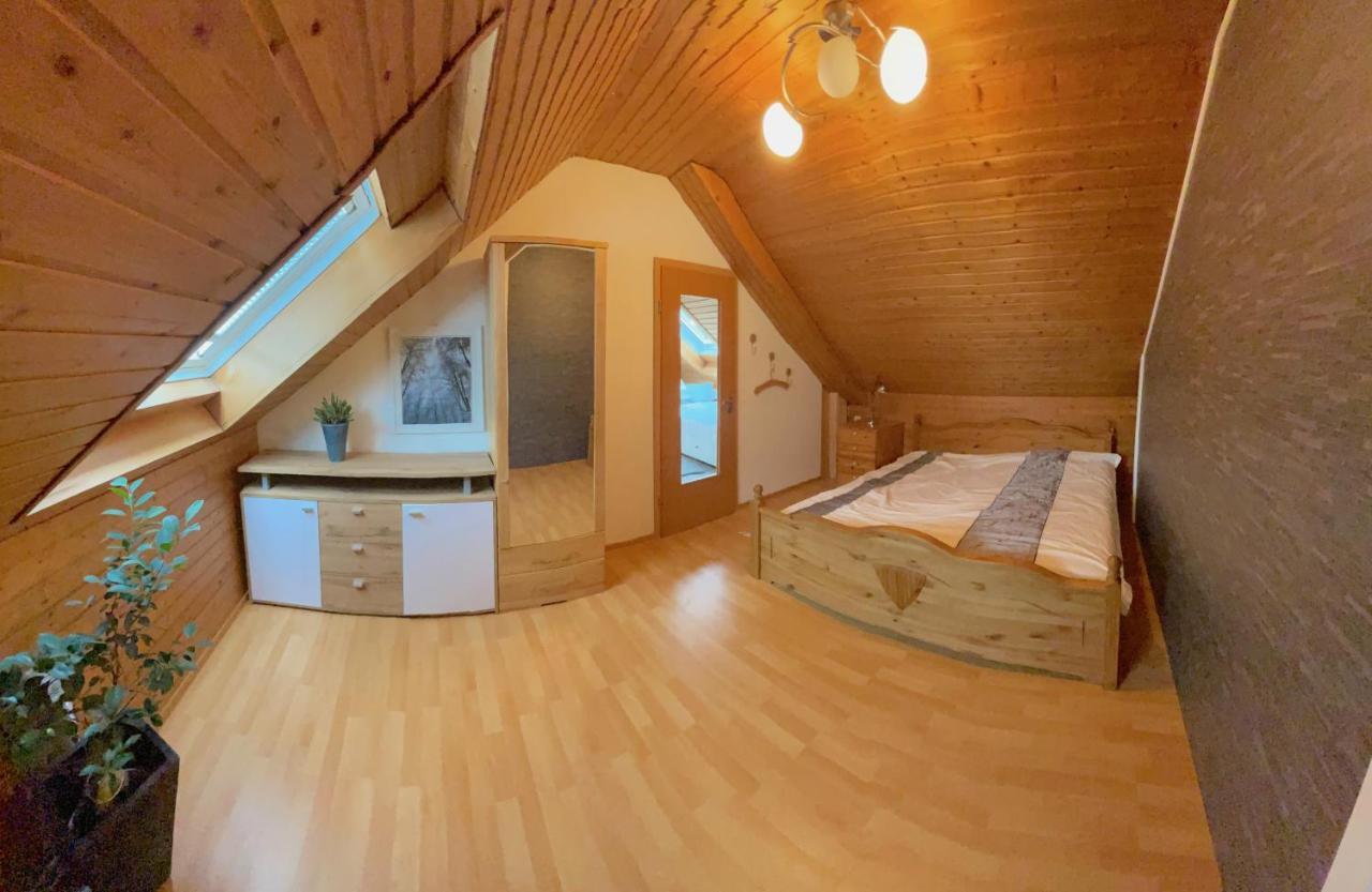 Geraeumiges Maisonette Apartment Тодтмос Екстериор снимка